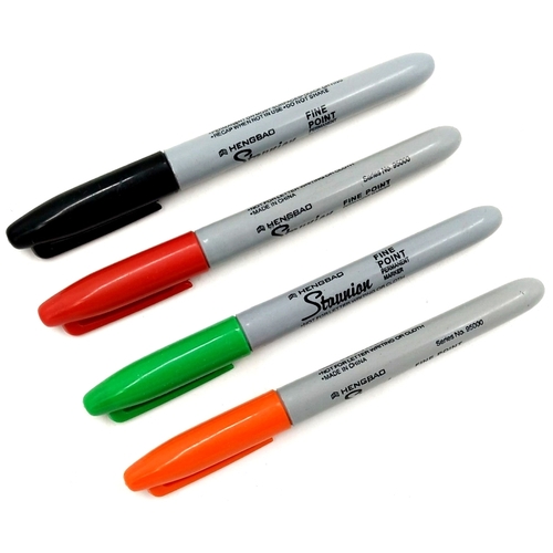 Набор цветных маркеров  8 цветов/彩记号笔（吸卡装）