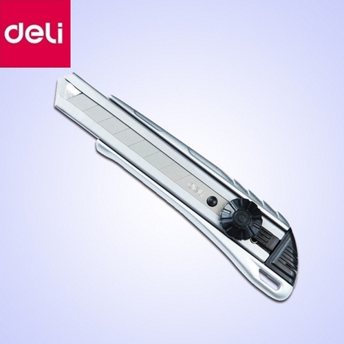 Нож канцелярский  металл. 0.5×18×100мм（deli）/金属美工刀